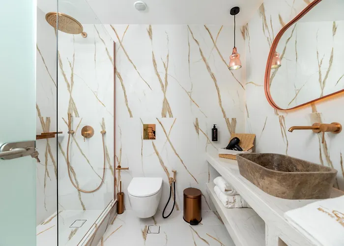 לינה וארוחת בוקר Mperes 3*